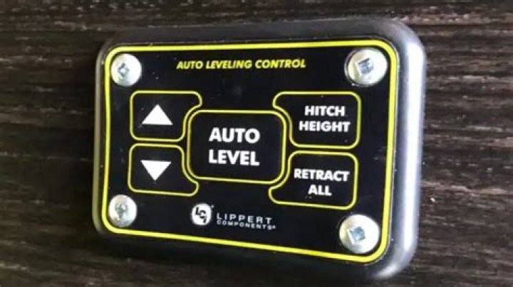 How do I reset my LCI leveling system?