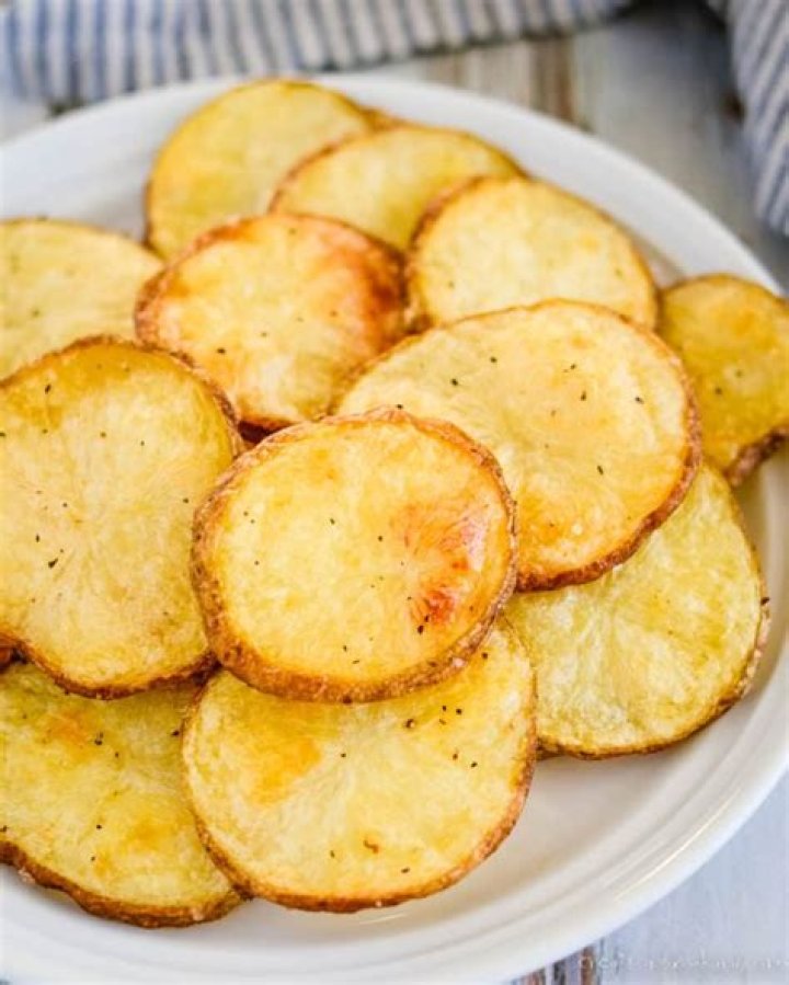 How do you keep potatoes crispy after frying them?