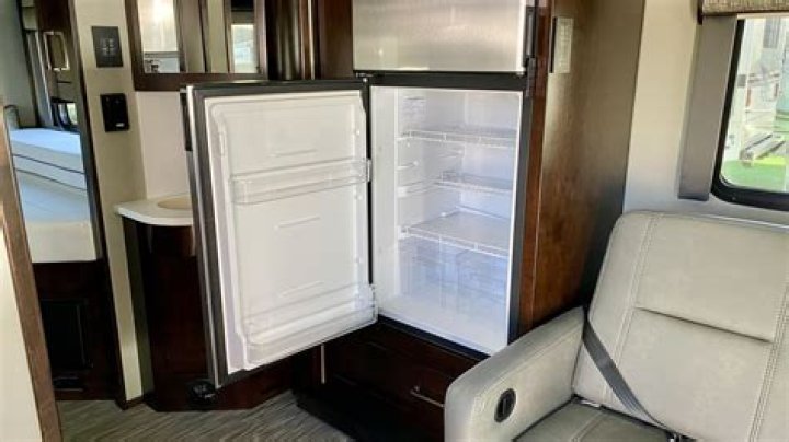 How do you reset a norcold camper refrigerator?