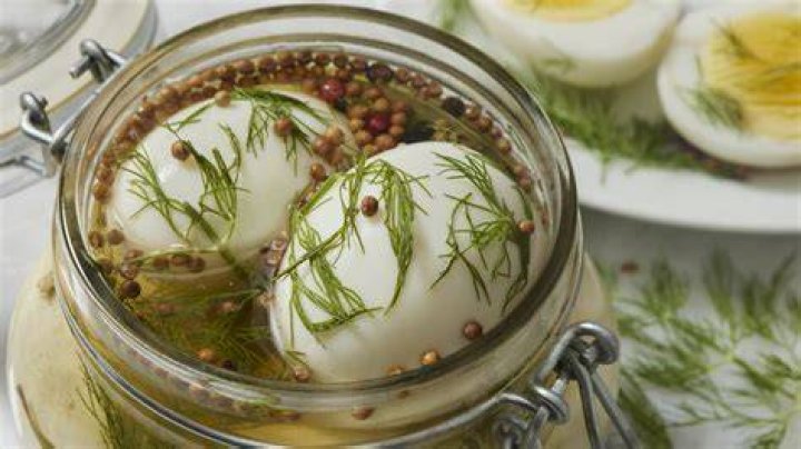 How long does it take to pickle eggs?