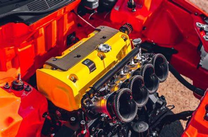 How much horsepower does a C7 Cat engine have?