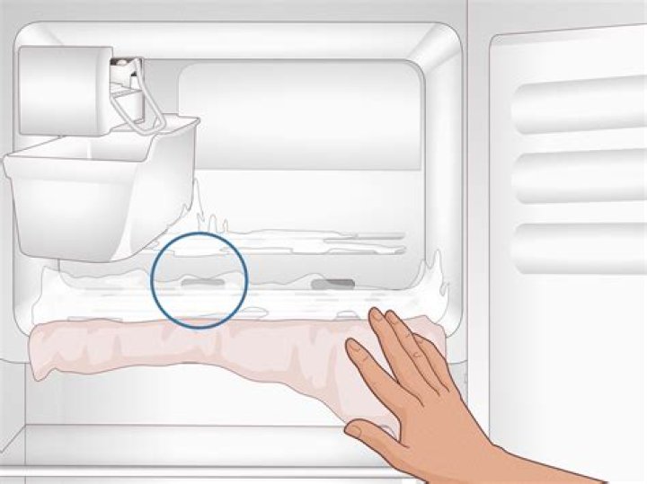 Is gas leaking from fridge dangerous?