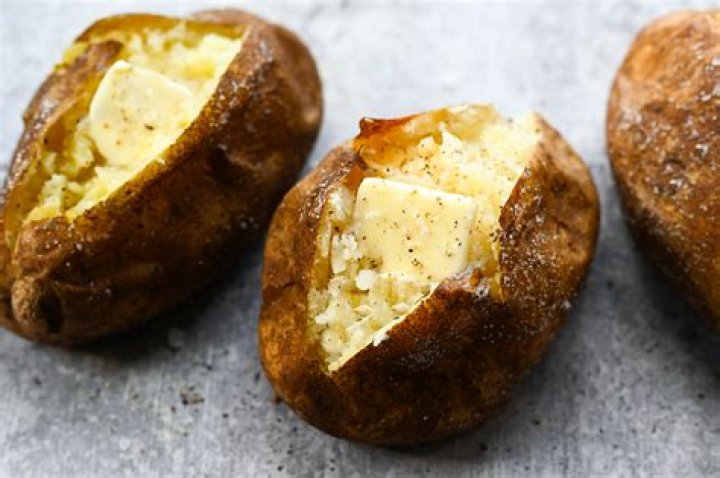 Will eating raw potatoes hurt you?